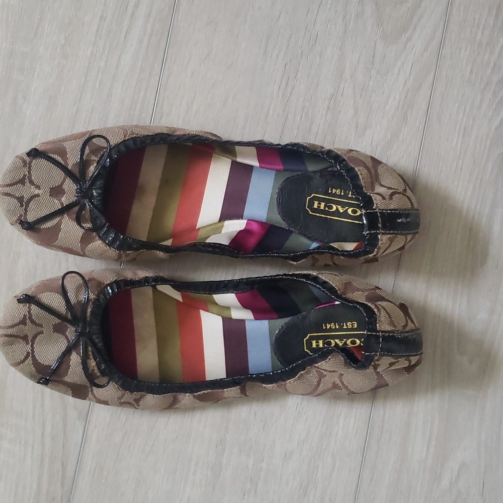 Coach flats